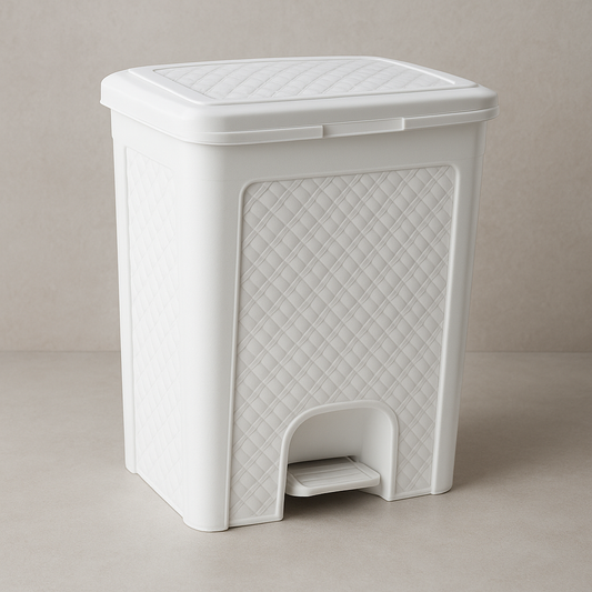 Lixeira de Rattan com Pedal Branco 13 Litros